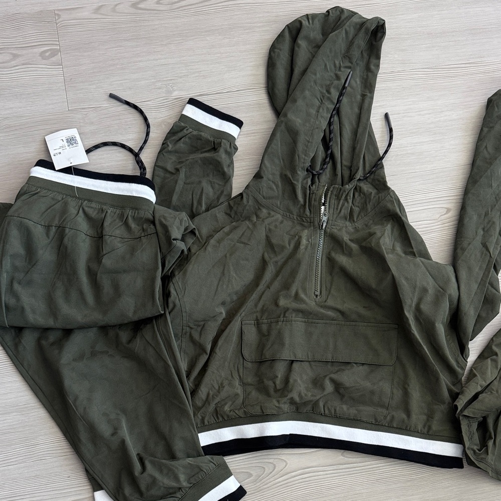 Forever 21 Khaki hoodie pants & Shorts with Contrast Waistband